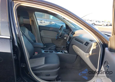 2010 Mercury Milan Hybrid из США, поврежденный, VIN 3MEDM0L38AR648178